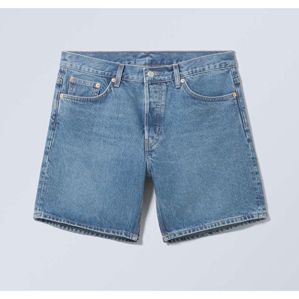Weekday Women's Vacant Denim Shorts in Harper Blue size 28